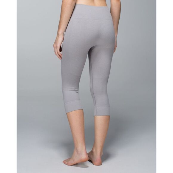 Lululemon Seamlessly Street Crop Heathered Medium Grey SIZE 6 - Picture 1 of 7